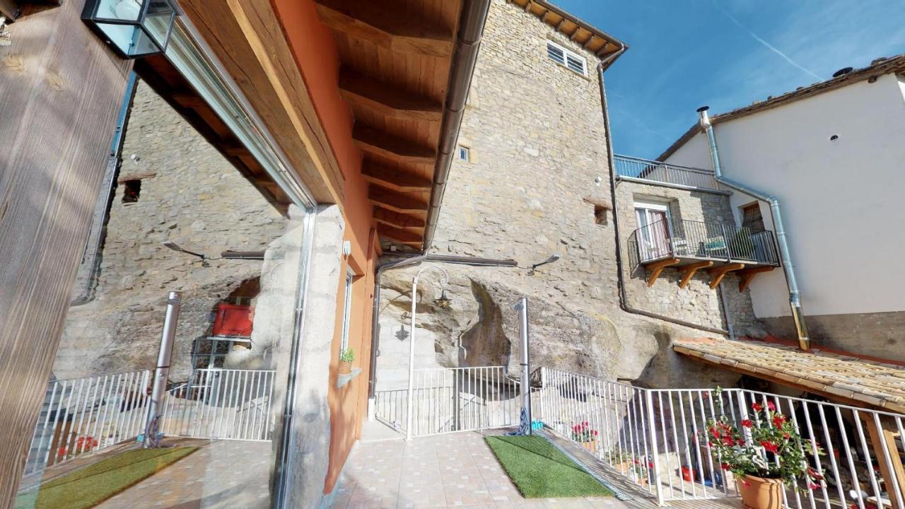 Casa Rural La Abadia-Apartamentos Graus Extérieur photo